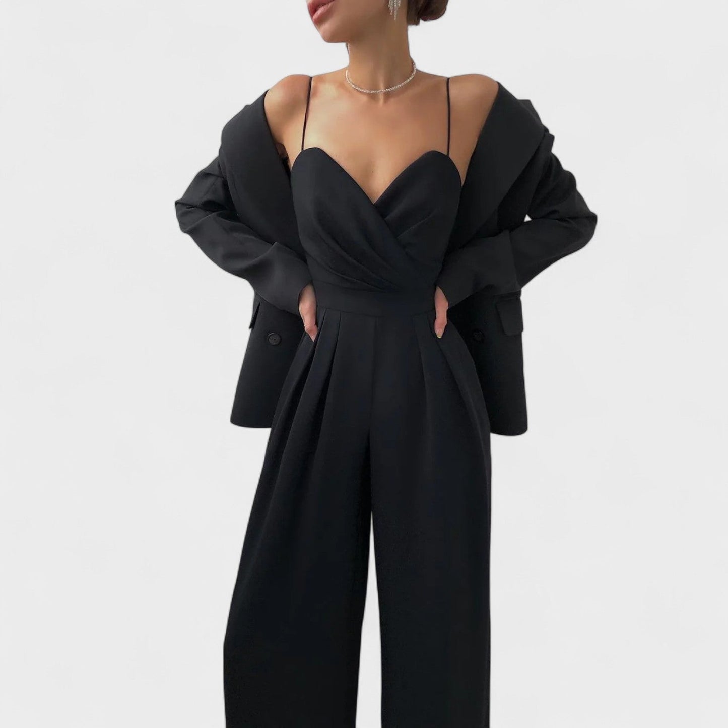 AURA LANE | MONO ESCOTADO ELEGANTE