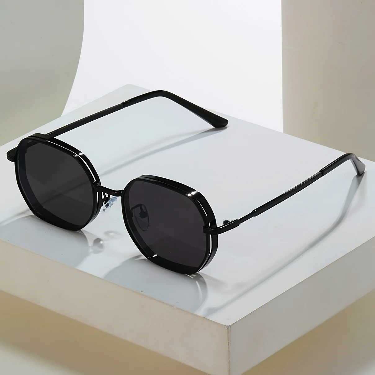 AURA LANE | GAFAS DE SOL ELEGANTES SIMPLES HOMBRE