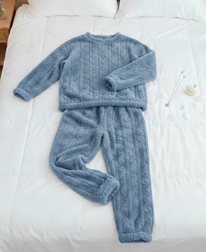 AURA LANE | CONJUNTO PIJAMA FORRO POLAR MUJER