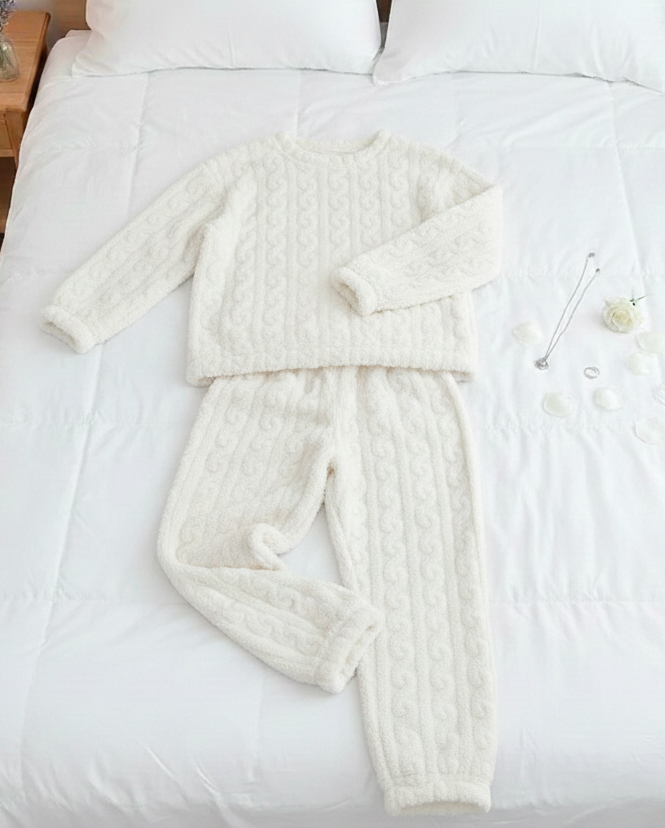 AURA LANE | CONJUNTO PIJAMA FORRO POLAR MUJER